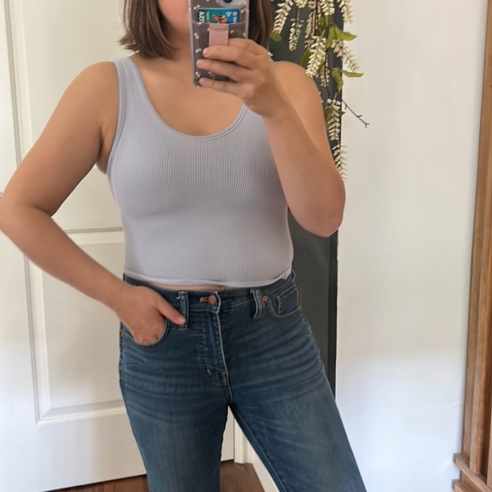 Urban Outfitters out from under Ribbed Cropped Tank. Size XS-S‎